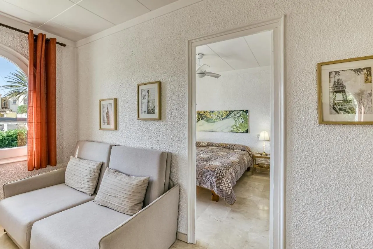 Art- Apartamentos Revilla Tacke H Empuriabrava Spain