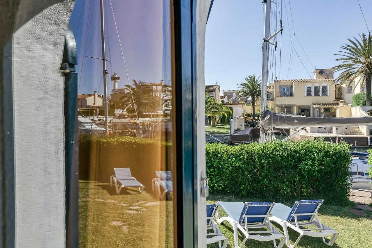 Holiday home Art- Apartamentos Revilla Tacke H Empuriabrava