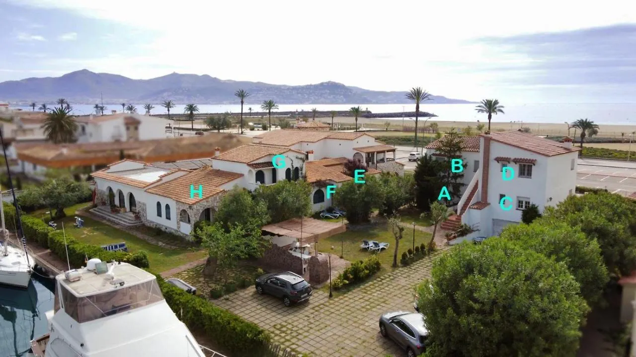 Art- Apartamentos Revilla Tacke H Empuriabrava Holiday home