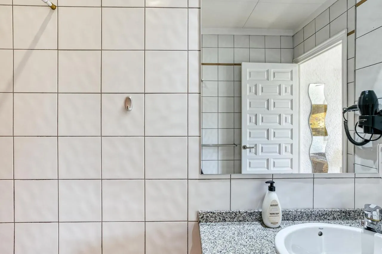 Art- Apartamentos Revilla Tacke H Empuriabrava Holiday home
